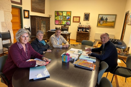 CUAS Mancha Occidental II presenta el 16 Congreso Nacional de Regantes al alcalde de Villarrobledo